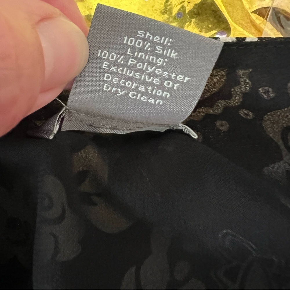 Ann Taylor sleeveless blouse - Picture 4 of 4